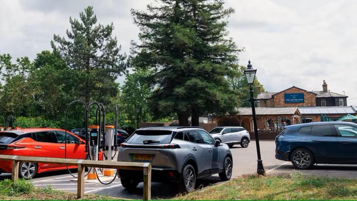 The Eaton Oak Hotel Saint Neots Exterior photo